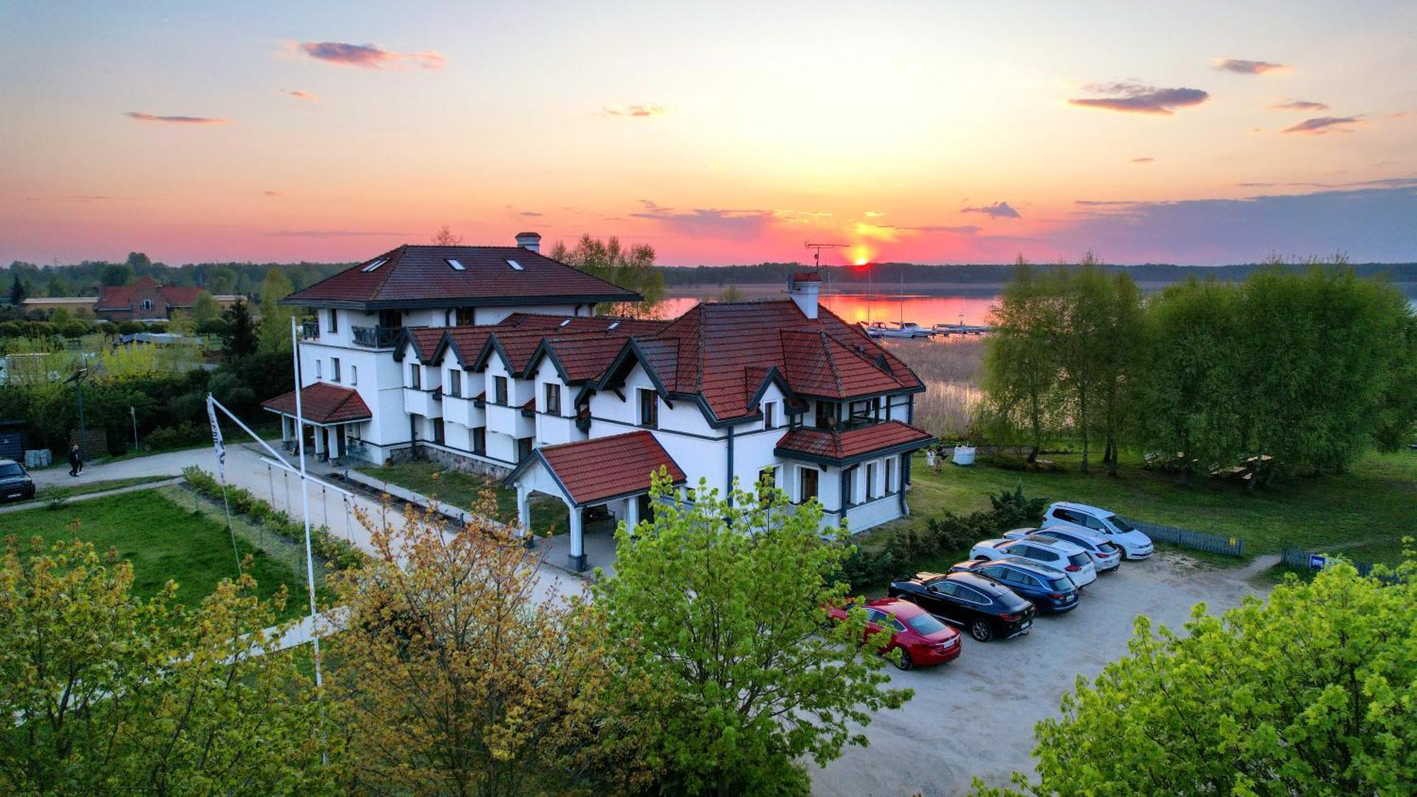 Hotel Joseph Conrad Spa & Wellness Pisz Exterior photo